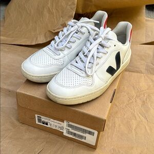 Veja V-10 Extra White Nautico Pekin Sneakers